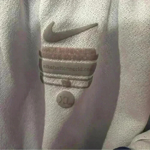 Nike Girls Running Shorts Size XL Youth, Blue Leopard Print with Pink Trim - Picture 3 of 4